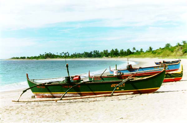 Photo of fishermen's boats on the beach